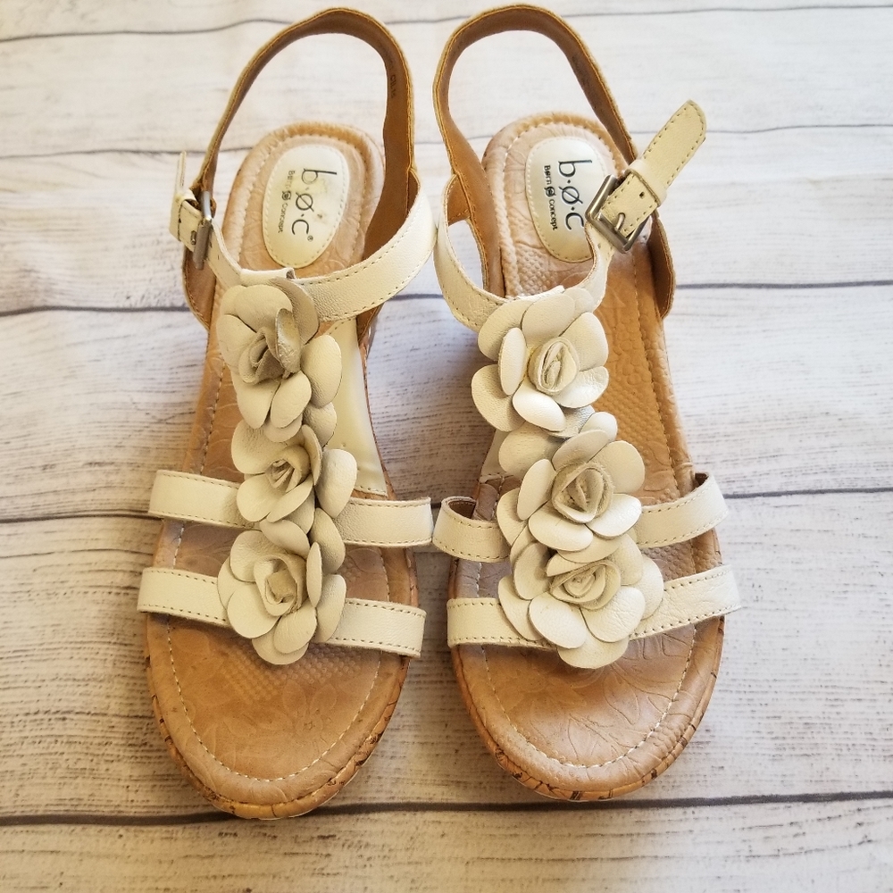 boc White Leather Wedge Sandal, size 10, EUC